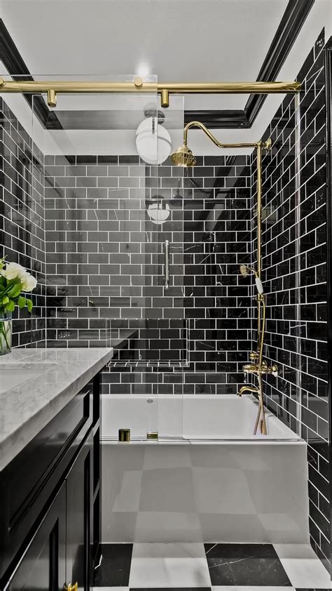 Black and white bathroom – Artofit