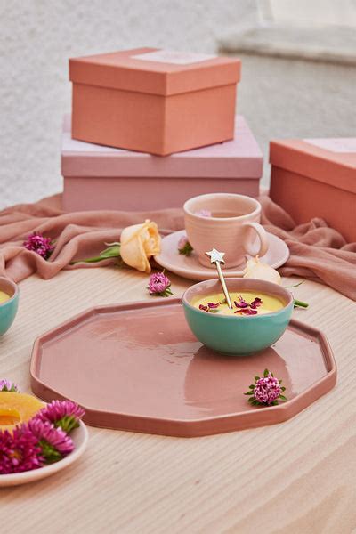 Shop with Ease: Find the Perfect Gift Box Online at Intiki