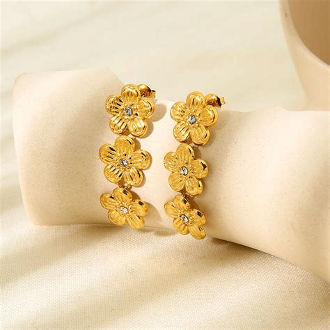 Gold Plated Three Layers Of Flower Style Earring – ARISAA