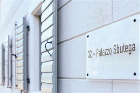 Palazzo Sbutega (Orange room) - Boutique hotels for Rent in Kotor ...