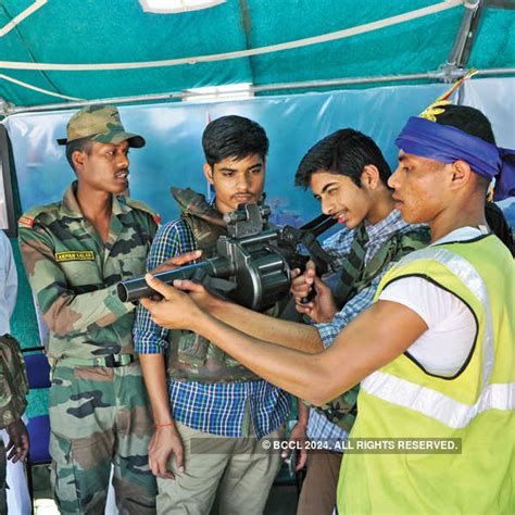 Students with Indian Army at a city college in Noida - Photogallery