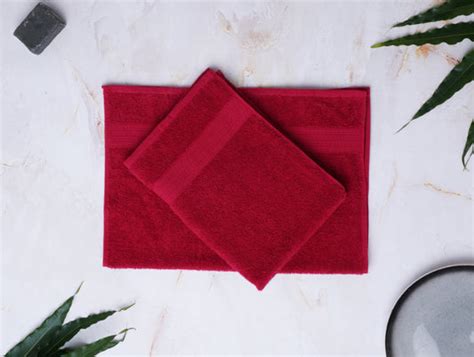 Towel - Buy Towels (टॉवेल्स) Online at Best Price in India - SPACES ...