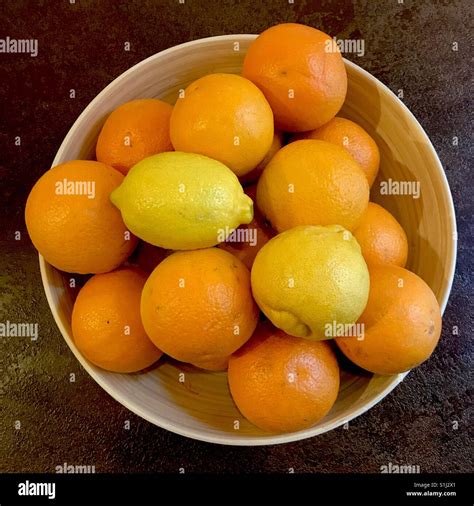 Oranges and lemons hi-res stock photography and images - Alamy