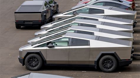 Tesla recalls the Cybertruck pickup for the 6th time this year
