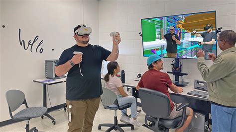 Colleges with Virtual Reality Program 的图像结果