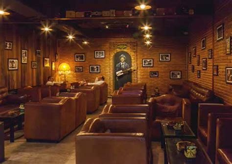 Isola, Shanghai, China Wine Privileges | IndusInd Bank Crest Credit Card