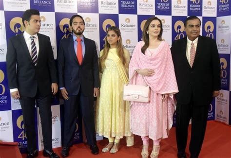 Ambanis to build one of world's biggest zoos in Guj; zoo to have Komodo ...