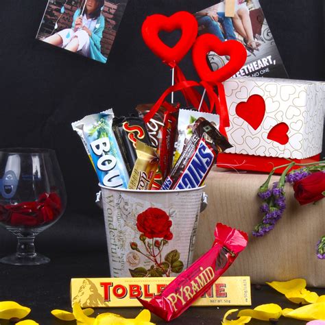 Love Hamper of Imported Assorted Chocolates – Chocolate Delivery Online