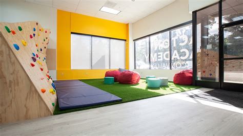 Climbing Wall bookcase for a small school — BWC