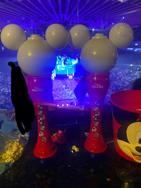 $85 for two bubble wands at Disney on Ice! : r/Snorkblot