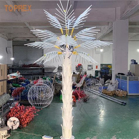 LED Lighted Palm Trees 的图像结果