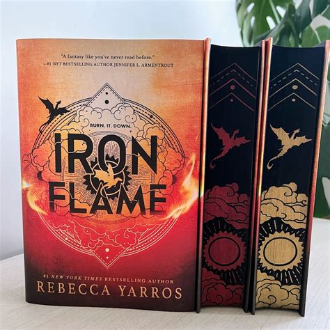 Iron Flame Sprayed Edge Book: Dragon Stenciled Pages, Rebecca Yarros - Etsy
