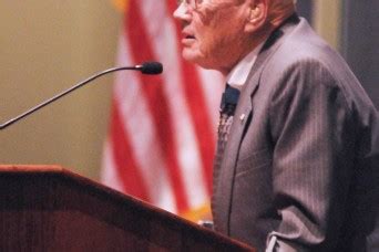MoH recipient speaks at NCOC reunion | Article | The United States Army