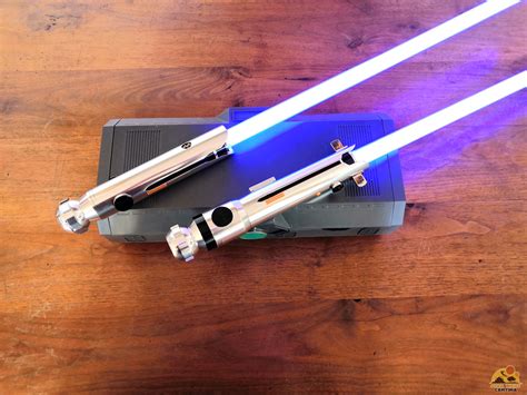 Ahsona Tano The Clone Wars Lightsabers - GuerreStellari.Net