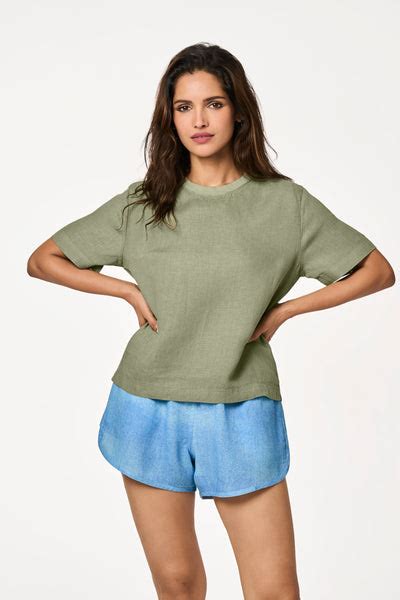 Best Khadi Clothes for Men and Women Online in India – Terra Luna India