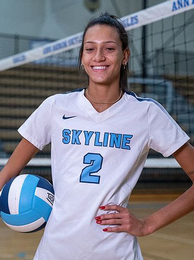 Harper Murray 2022 - 2023 Player of the Year National Volleyball PLAYER ...