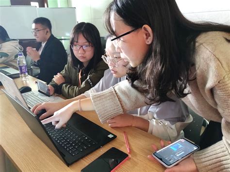 我校学子在第七届上海大学生创新创业训练计划成果展上再创佳绩