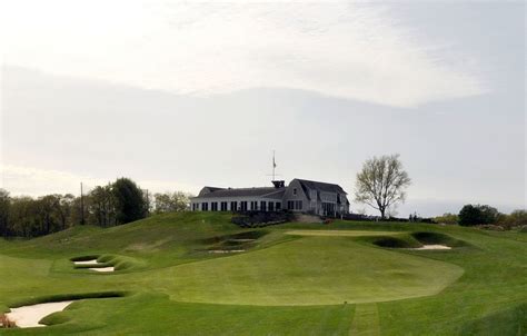 Charitybuzz: Golf Foursome at Gardiner's Bay Country Club on Shelter Island