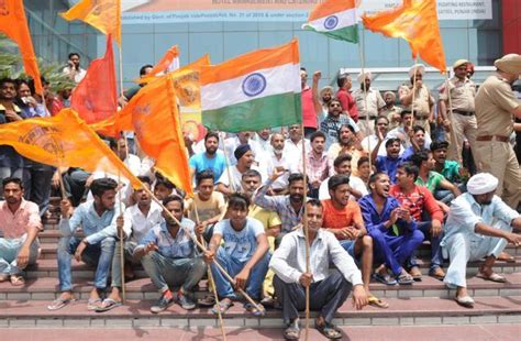 A right-wing outfit demands scrapping of Article 370