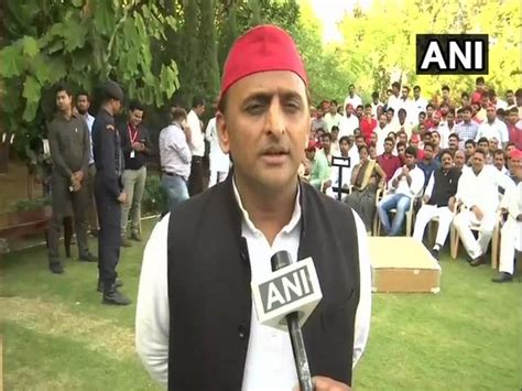 Akhilesh takes jibe at Yogi after prime accused in Dadri lynching case ...