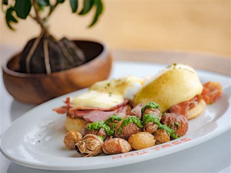 KAIMANA BEACH HOTEL (Oahu, Hawaii) - Hotel Reviews, Photos, Rate ...