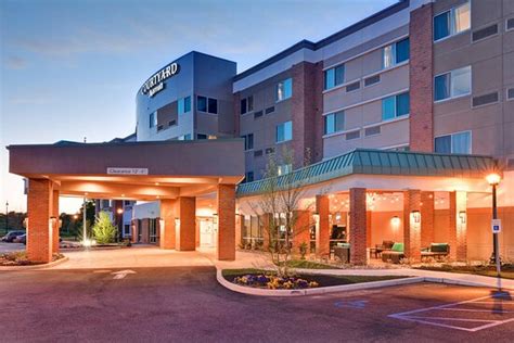 COURTYARD BY MARRIOTT LONG ISLAND ISLIP/COURTHOUSE COMPLEX (Central ...
