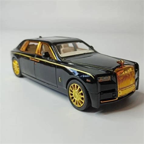 Rolls Royce Phantom VIII Black Golden 1:24 Scale Die-cast Pull Back Me ...