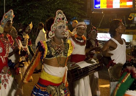 Navam Full Moon Poya 2024, Sri Lanka - Venue, Date & Photos