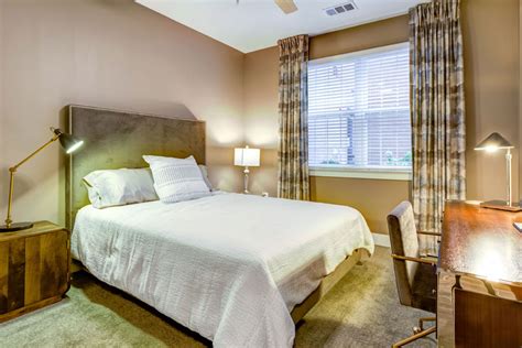 500 Station Apartments | Aurora, IL | Welcome Home