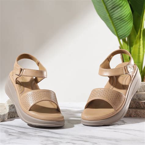 Explore Sandals by Trase – Trendy & Comfortable Women’s Shoes
