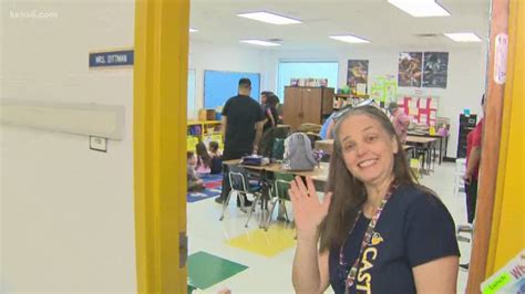 It's back to school time for students at year-round elementary school ...