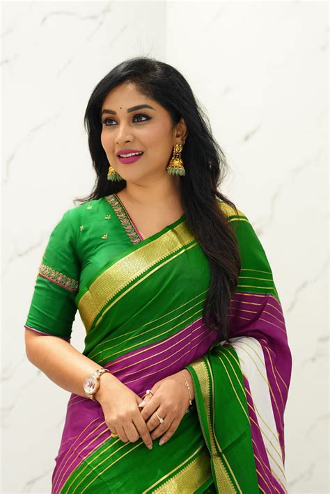 MAHATI - 3D Pattern – RaadheSiri