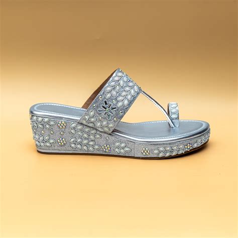 Gota Patti Kolhapuris - Silver – Dapperfeet