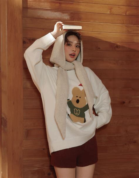 【DINOTAENG】Round Neck Knit Graphic Oversized Sweater - AIR SPACE