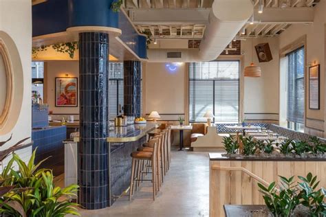 Two Hands | Downtown Nashville