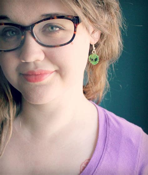 Alien Earrings 的图像结果