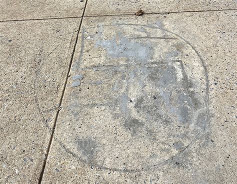 Swastika mars sidewalk near Staten Island temple - silive.com