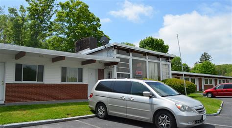 PARAMOUNT MOTEL (Stroudsburg) - Hotel Reviews, Photos, Rate Comparison ...