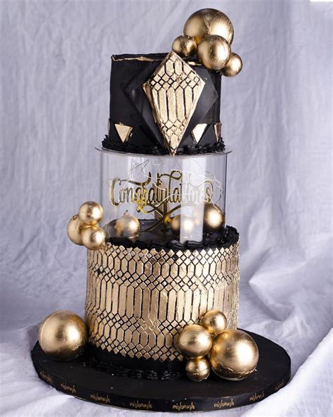 How to Choose the Perfect Engagement Cake: Top Picks You Can't Miss