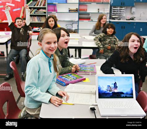 Fifth-grade students at Tierra Linda Middle School watch a live on-line ...