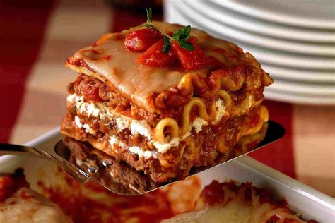 25 Lasagna Recipes Your Family Will Love
