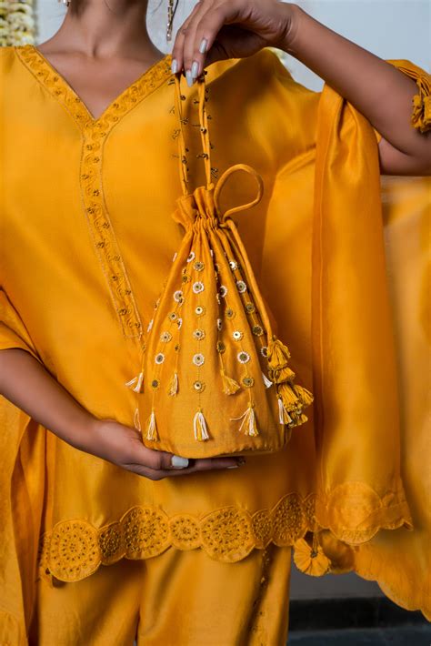 Mustard yellow potli bag – The right cut store