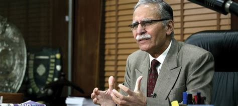 Pranab Mukherjee allows inquiry into Aligarh Muslim University VC's ...