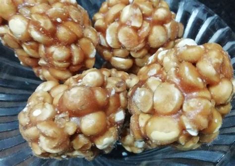 Bhog Ladoo (Jaggery and gram lentil) Recipe by Aruna Thapar - Cookpad