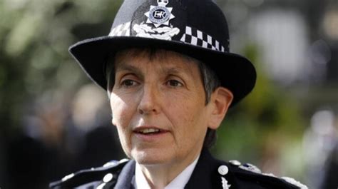 London Police head quits after string of scandals - World News