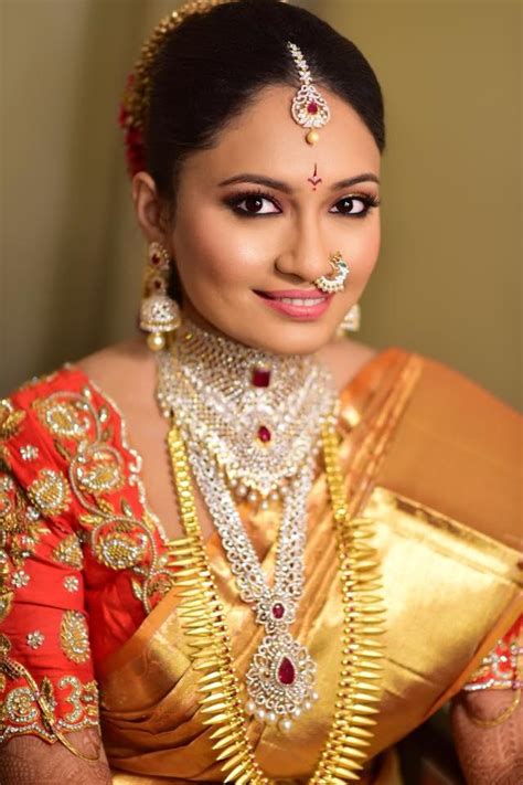 50+ Beautiful Bindi Designs to Check Out This Year & Add to Your Bridal ...