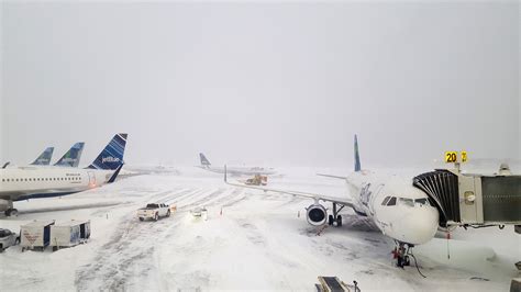 Winter storm puts airlines to the test. Here's what travelers need to know