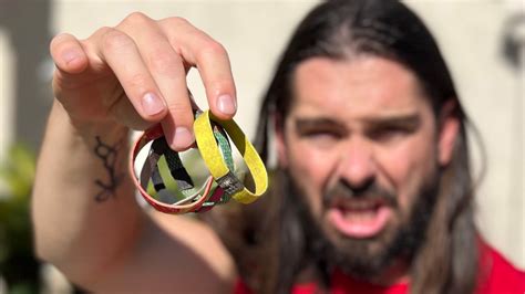 How to Clean Hair Ties (2 Methods)