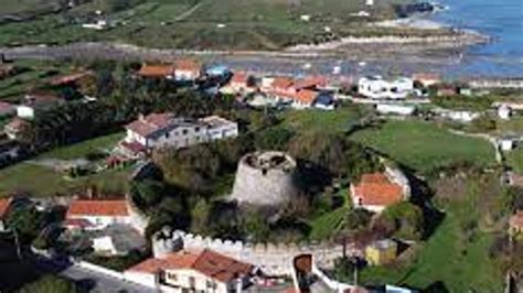 Els ocupants d’un castell medieval de Santander se’l queden en ...
