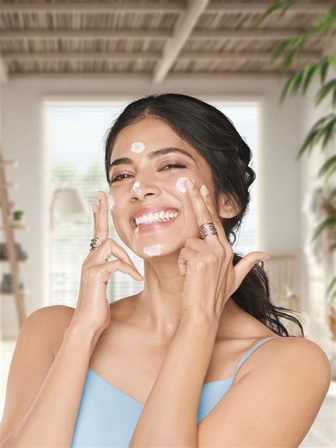 Discover the secret to glowing skin with this revolutionary SPF 50 ...